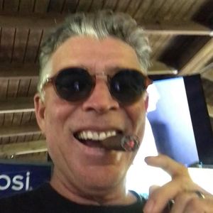 Meet your Posher, Cesar